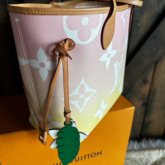 SOLD❤️LE Louis Vuitton By The Pool Ombre Neverfull MM Pink Yellow - Picture 5 of 12